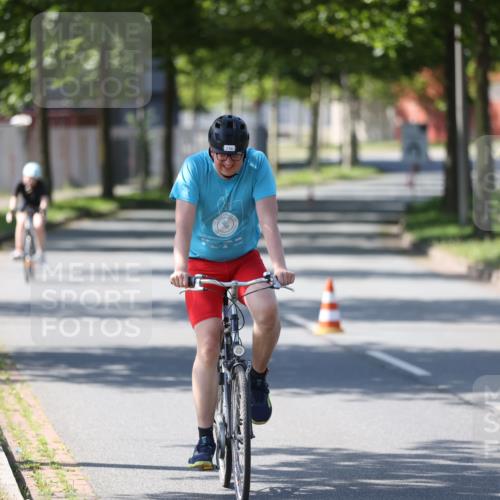 10.08.2025 - GEWOBA Citytriathlon Bremen Yannick Fuchs http://msf.ph/oto/8566559 10.08.2025 15:02:56 Radfahren 236, 354, 529 meine-sportfotos.de