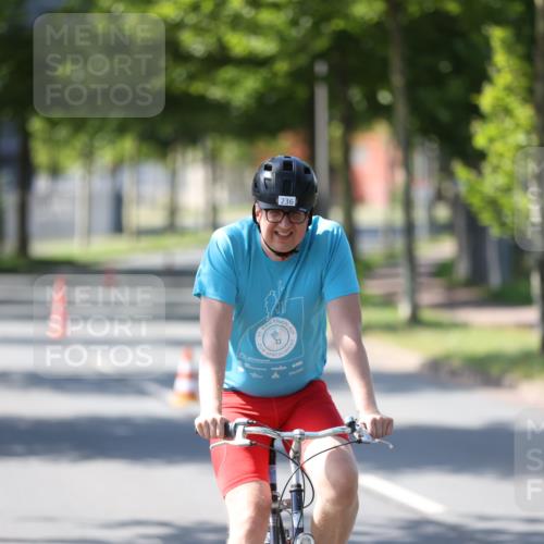 10.08.2025 - GEWOBA Citytriathlon Bremen Yannick Fuchs http://msf.ph/oto/8566561 10.08.2025 15:02:57 Radfahren 236, 354, 529 meine-sportfotos.de