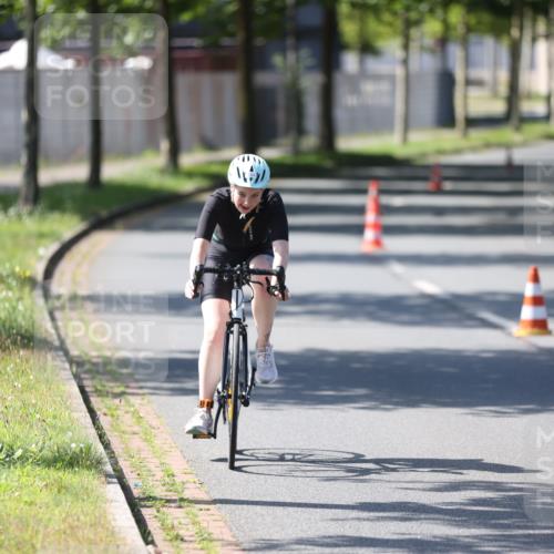 10.08.2025 - GEWOBA Citytriathlon Bremen Yannick Fuchs http://msf.ph/oto/8566567 10.08.2025 15:02:59 Radfahren 236, 354, 529 meine-sportfotos.de