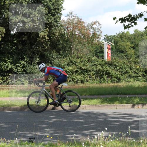 10.08.2025 - GEWOBA Citytriathlon Bremen Yannick Fuchs http://msf.ph/oto/8566577 10.08.2025 12:18:26 Radfahren 584, 637, 678, 680, 759, 763, 781, 855, 914, 919, 973 meine-sportfotos.de