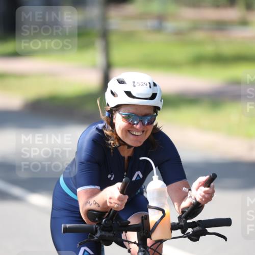 10.08.2025 - GEWOBA Citytriathlon Bremen Yannick Fuchs http://msf.ph/oto/8566588 10.08.2025 15:03:12 Radfahren 529 meine-sportfotos.de