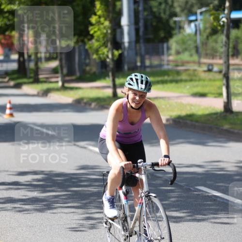 10.08.2025 - GEWOBA Citytriathlon Bremen Yannick Fuchs http://msf.ph/oto/8566599 10.08.2025 15:04:47 Radfahren 476, 477 meine-sportfotos.de