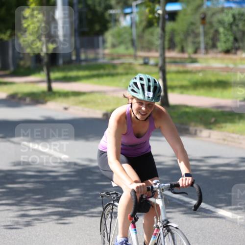 10.08.2025 - GEWOBA Citytriathlon Bremen Yannick Fuchs http://msf.ph/oto/8566601 10.08.2025 15:04:48 Radfahren 476, 477 meine-sportfotos.de