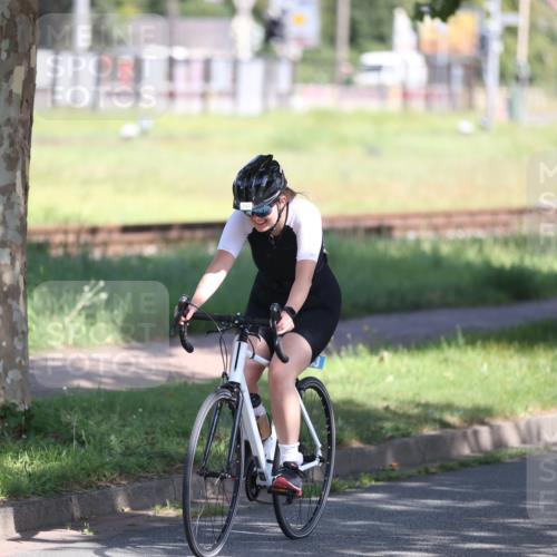 10.08.2025 - GEWOBA Citytriathlon Bremen Yannick Fuchs http://msf.ph/oto/8566616 10.08.2025 15:05:40 Radfahren 513 meine-sportfotos.de