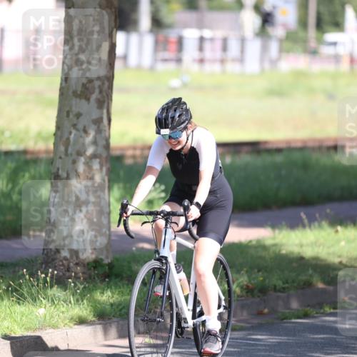 10.08.2025 - GEWOBA Citytriathlon Bremen Yannick Fuchs http://msf.ph/oto/8566618 10.08.2025 15:05:40 Radfahren 513 meine-sportfotos.de