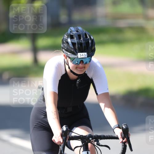 10.08.2025 - GEWOBA Citytriathlon Bremen Yannick Fuchs http://msf.ph/oto/8566631 10.08.2025 15:07:01 Radfahren 343 meine-sportfotos.de