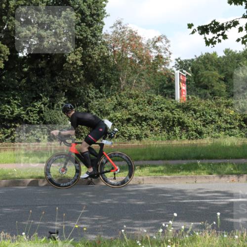 10.08.2025 - GEWOBA Citytriathlon Bremen Yannick Fuchs http://msf.ph/oto/8566650 10.08.2025 12:19:18 Radfahren 709, 750, 762, 804, 1033 meine-sportfotos.de