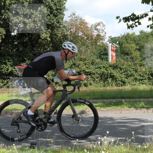 10.08.2025 - GEWOBA Citytriathlon Bremen Yannick Fuchs http://msf.ph/oto/8566661 10.08.2025 12:19:32 Radfahren 554, 749, 762, 804, 872, 1033 meine-sportfotos.de