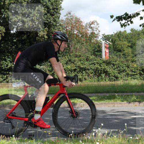 10.08.2025 - GEWOBA Citytriathlon Bremen Yannick Fuchs http://msf.ph/oto/8566675 10.08.2025 12:19:59 Radfahren 639, 719, 739, 764, 782, 784, 841, 844, 920, 1027 meine-sportfotos.de