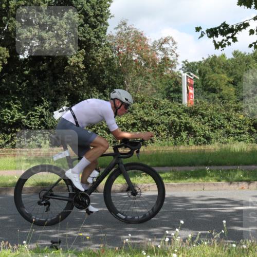 10.08.2025 - GEWOBA Citytriathlon Bremen Yannick Fuchs http://msf.ph/oto/8566676 10.08.2025 12:20:00 Radfahren 639, 719, 739, 764, 782, 784, 841, 844, 920, 1027 meine-sportfotos.de