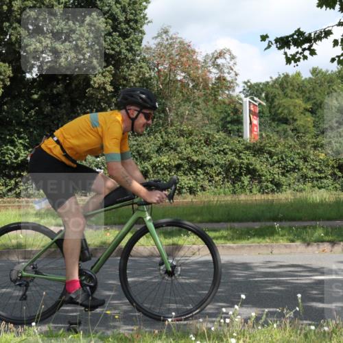 10.08.2025 - GEWOBA Citytriathlon Bremen Yannick Fuchs http://msf.ph/oto/8566677 10.08.2025 12:20:01 Radfahren 639, 719, 739, 764, 782, 784, 841, 844, 920, 1027 meine-sportfotos.de