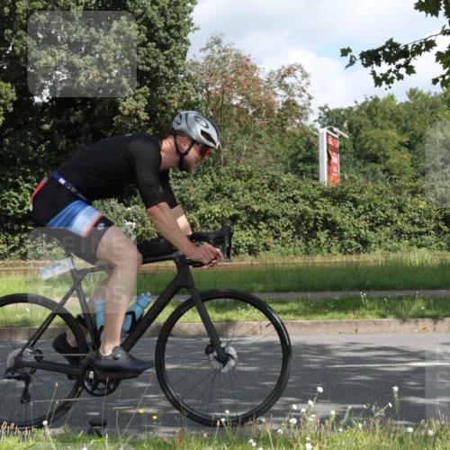 10.08.2025 - GEWOBA Citytriathlon Bremen Yannick Fuchs http://msf.ph/oto/8566680 10.08.2025 12:20:04 Radfahren 639, 739, 764, 782, 784, 841, 844, 920, 1027 meine-sportfotos.de