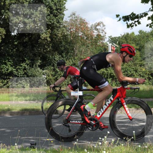 10.08.2025 - GEWOBA Citytriathlon Bremen Yannick Fuchs http://msf.ph/oto/8566692 10.08.2025 12:20:16 Radfahren 565, 570, 596, 639, 720, 782, 784, 844, 892, 920, 1027 meine-sportfotos.de