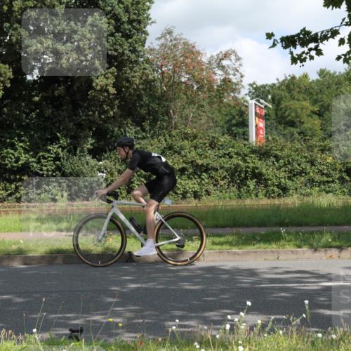 10.08.2025 - GEWOBA Citytriathlon Bremen Yannick Fuchs http://msf.ph/oto/8566694 10.08.2025 12:20:17 Radfahren 565, 570, 596, 639, 720, 782, 784, 844, 892, 920 meine-sportfotos.de
