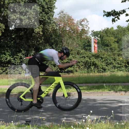 10.08.2025 - GEWOBA Citytriathlon Bremen Yannick Fuchs http://msf.ph/oto/8566704 10.08.2025 12:20:29 Radfahren 563, 565, 570, 596, 631, 720, 734, 829, 892, 900 meine-sportfotos.de