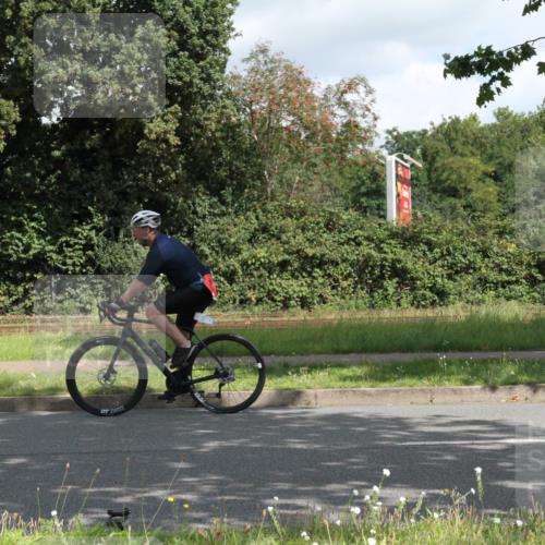 10.08.2025 - GEWOBA Citytriathlon Bremen Yannick Fuchs http://msf.ph/oto/8566715 10.08.2025 12:20:52 Radfahren 581, 701, 772, 795, 829, 899, 940, 1001 meine-sportfotos.de