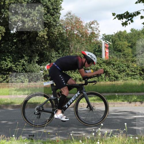 10.08.2025 - GEWOBA Citytriathlon Bremen Yannick Fuchs http://msf.ph/oto/8566723 10.08.2025 12:21:02 Radfahren 555, 558, 581, 662, 701, 758, 772, 795, 813, 869, 899, 969, 1001, 1002 meine-sportfotos.de