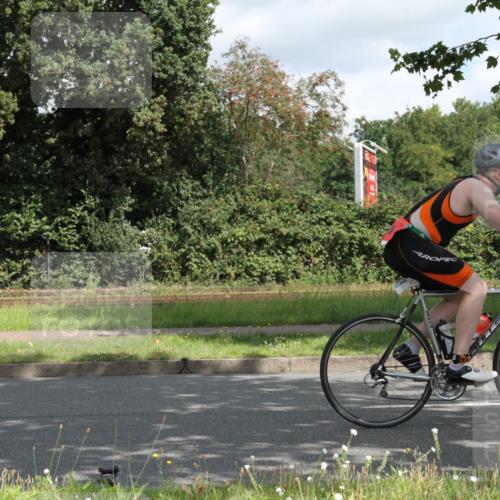 10.08.2025 - GEWOBA Citytriathlon Bremen Yannick Fuchs http://msf.ph/oto/8566728 10.08.2025 12:21:09 Radfahren 555, 558, 581, 662, 701, 758, 785, 795, 813, 869, 969, 975, 1002 meine-sportfotos.de