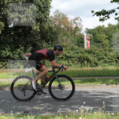 10.08.2025 - GEWOBA Citytriathlon Bremen Yannick Fuchs http://msf.ph/oto/8566758 10.08.2025 12:21:22 Radfahren 555, 618, 761, 785, 813, 869, 913, 949, 975, 1002 meine-sportfotos.de