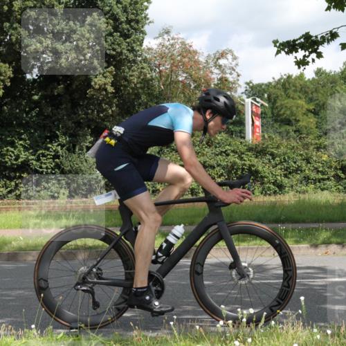 10.08.2025 - GEWOBA Citytriathlon Bremen Yannick Fuchs http://msf.ph/oto/8566823 10.08.2025 12:22:52 Radfahren 580, 634, 658, 690, 714, 729, 926 meine-sportfotos.de