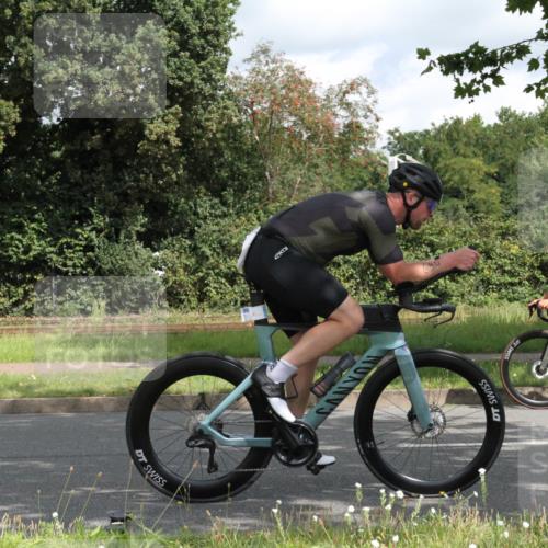 10.08.2025 - GEWOBA Citytriathlon Bremen Yannick Fuchs http://msf.ph/oto/8566830 10.08.2025 12:23:21 Radfahren 589, 606, 638, 696, 740, 754, 802, 921, 934, 945, 953 meine-sportfotos.de