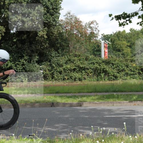 10.08.2025 - GEWOBA Citytriathlon Bremen Yannick Fuchs http://msf.ph/oto/8566852 10.08.2025 12:23:39 Radfahren 696, 746, 754, 797, 802, 831, 945, 983 meine-sportfotos.de