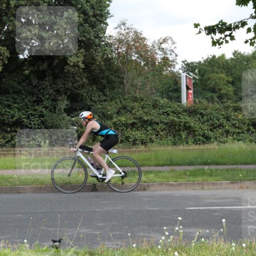 10.08.2025 - GEWOBA Citytriathlon Bremen Yannick Fuchs http://msf.ph/oto/8566882 10.08.2025 12:24:12 Radfahren 557, 614, 650, 723, 724, 815, 879, 944, 1028 meine-sportfotos.de