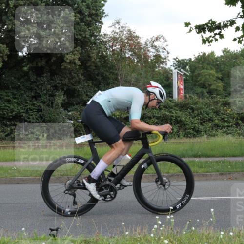 10.08.2025 - GEWOBA Citytriathlon Bremen Yannick Fuchs http://msf.ph/oto/8566901 10.08.2025 12:24:35 Radfahren 557, 597, 613, 623, 660, 672, 698, 705, 724, 779, 809, 883, 925, 964, 1006, 1036 meine-sportfotos.de