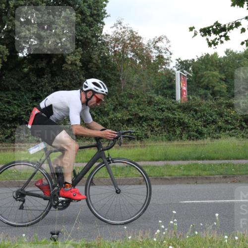 10.08.2025 - GEWOBA Citytriathlon Bremen Yannick Fuchs http://msf.ph/oto/8566906 10.08.2025 12:24:46 Radfahren 597, 660, 672, 698, 705, 737, 880, 890, 896, 954, 955, 1006 meine-sportfotos.de