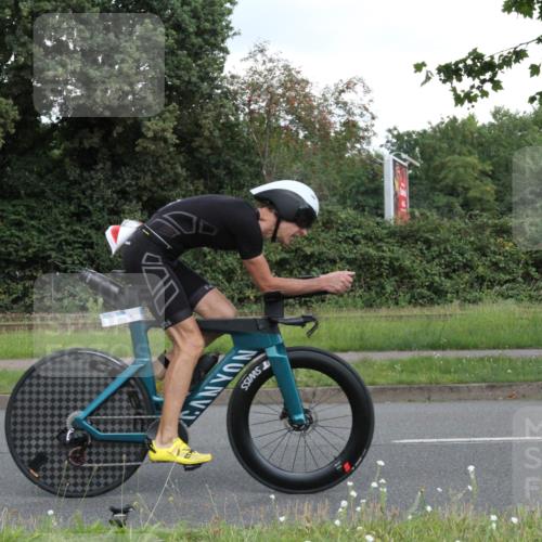 10.08.2025 - GEWOBA Citytriathlon Bremen Yannick Fuchs http://msf.ph/oto/8566908 10.08.2025 12:24:49 Radfahren 597, 672, 698, 737, 814, 880, 890, 896, 954, 955, 1006 meine-sportfotos.de