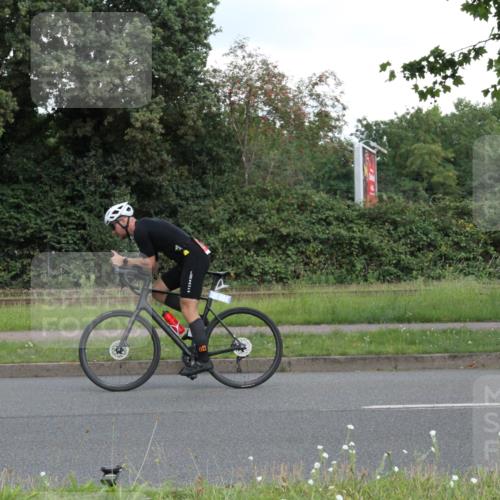 10.08.2025 - GEWOBA Citytriathlon Bremen Yannick Fuchs http://msf.ph/oto/8566910 10.08.2025 12:24:52 Radfahren 597, 672, 698, 737, 814, 880, 890, 896, 954, 955, 1006 meine-sportfotos.de