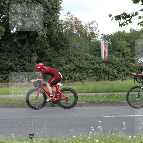 10.08.2025 - GEWOBA Citytriathlon Bremen Yannick Fuchs http://msf.ph/oto/8566920 10.08.2025 12:25:10 Radfahren 595, 619, 814, 908, 954, 955, 958, 965, 1024 meine-sportfotos.de