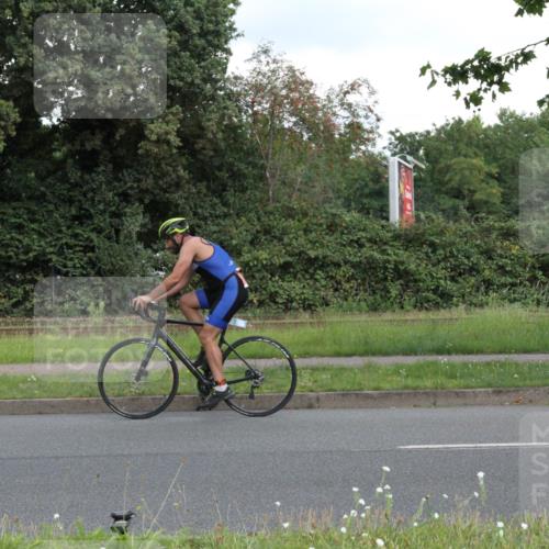 10.08.2025 - GEWOBA Citytriathlon Bremen Yannick Fuchs http://msf.ph/oto/8566928 10.08.2025 12:25:19 Radfahren 595, 619, 908, 958, 965, 1024 meine-sportfotos.de