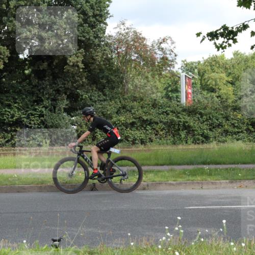 10.08.2025 - GEWOBA Citytriathlon Bremen Yannick Fuchs http://msf.ph/oto/8566934 10.08.2025 12:25:35 Radfahren 646, 684, 850, 968, 1024 meine-sportfotos.de
