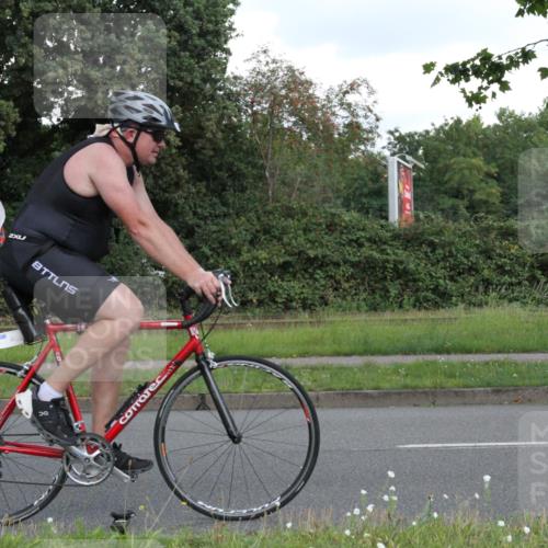 10.08.2025 - GEWOBA Citytriathlon Bremen Yannick Fuchs http://msf.ph/oto/8566960 10.08.2025 12:26:08 Radfahren 608, 611, 661, 730, 755, 786, 808, 842, 865, 871, 911, 1014 meine-sportfotos.de