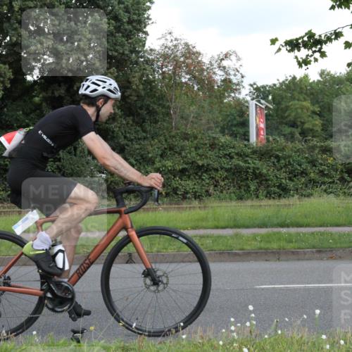 10.08.2025 - GEWOBA Citytriathlon Bremen Yannick Fuchs http://msf.ph/oto/8566961 10.08.2025 12:26:09 Radfahren 608, 611, 661, 730, 755, 786, 808, 842, 865, 871, 911, 1014 meine-sportfotos.de