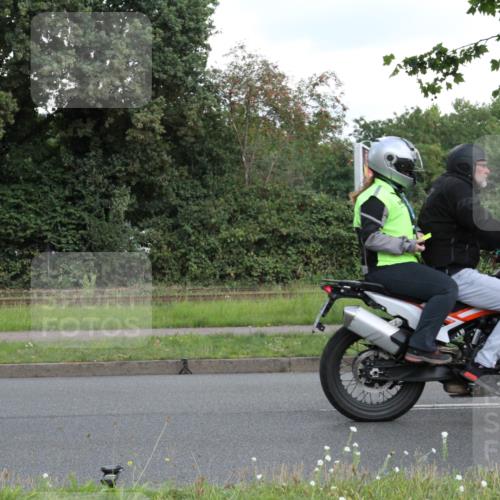 10.08.2025 - GEWOBA Citytriathlon Bremen Yannick Fuchs http://msf.ph/oto/8566962 10.08.2025 12:26:09 Radfahren 608, 611, 661, 730, 755, 786, 808, 842, 865, 871, 911, 1014 meine-sportfotos.de