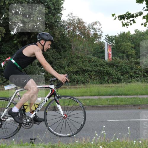 10.08.2025 - GEWOBA Citytriathlon Bremen Yannick Fuchs http://msf.ph/oto/8566981 10.08.2025 12:26:37 Radfahren 574, 628, 644, 668, 710, 731, 837, 846, 903, 930, 939, 946, 972 meine-sportfotos.de