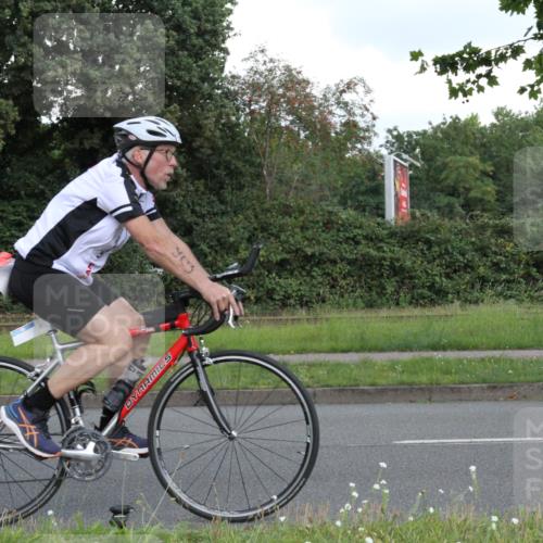 10.08.2025 - GEWOBA Citytriathlon Bremen Yannick Fuchs http://msf.ph/oto/8566983 10.08.2025 12:26:39 Radfahren 574, 628, 644, 668, 710, 731, 837, 846, 889, 903, 930, 939, 946, 972 meine-sportfotos.de