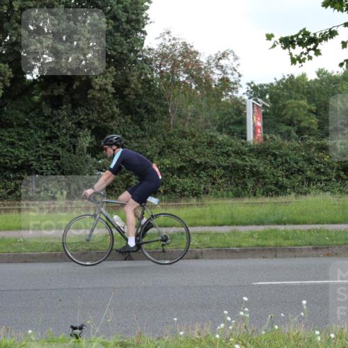 10.08.2025 - GEWOBA Citytriathlon Bremen Yannick Fuchs http://msf.ph/oto/8567004 10.08.2025 12:27:07 Radfahren 607, 633, 703, 727, 918, 928, 948, 1003 meine-sportfotos.de
