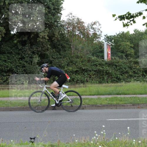 10.08.2025 - GEWOBA Citytriathlon Bremen Yannick Fuchs http://msf.ph/oto/8567005 10.08.2025 12:27:08 Radfahren 607, 633, 703, 727, 918, 928, 948, 1003 meine-sportfotos.de