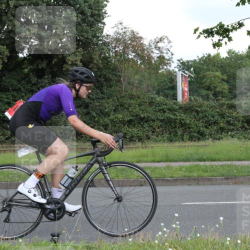 10.08.2025 - GEWOBA Citytriathlon Bremen Yannick Fuchs http://msf.ph/oto/8567010 10.08.2025 12:27:15 Radfahren 586, 607, 633, 727, 792, 918, 962, 1003 meine-sportfotos.de