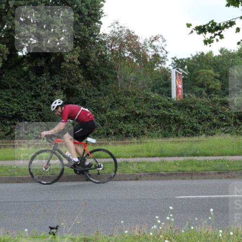 10.08.2025 - GEWOBA Citytriathlon Bremen Yannick Fuchs http://msf.ph/oto/8567018 10.08.2025 12:27:24 Radfahren 568, 586, 633, 792, 835, 918, 929, 962, 1038 meine-sportfotos.de