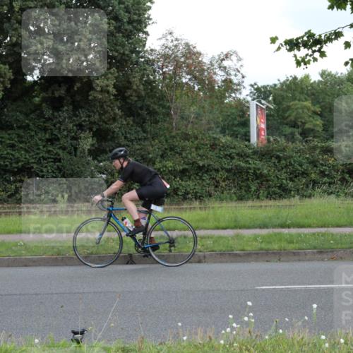 10.08.2025 - GEWOBA Citytriathlon Bremen Yannick Fuchs http://msf.ph/oto/8567029 10.08.2025 12:27:38 Radfahren 568, 647, 792, 819, 835, 929, 963, 1038 meine-sportfotos.de