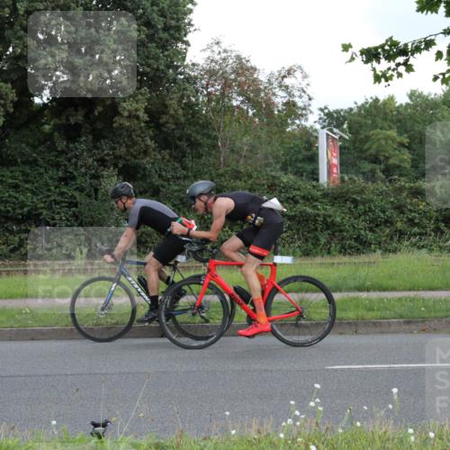 10.08.2025 - GEWOBA Citytriathlon Bremen Yannick Fuchs http://msf.ph/oto/8567031 10.08.2025 12:27:41 Radfahren 568, 647, 669, 819, 835, 929, 963, 1038 meine-sportfotos.de