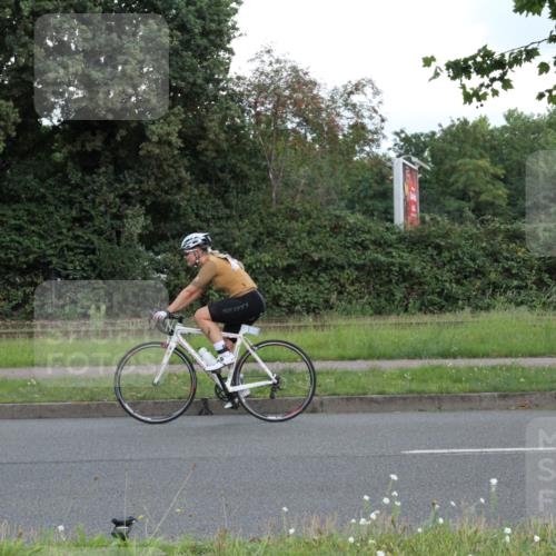10.08.2025 - GEWOBA Citytriathlon Bremen Yannick Fuchs http://msf.ph/oto/8567033 10.08.2025 12:27:56 Radfahren 593, 669, 674, 676, 697, 712, 713, 716, 800, 819, 885, 907, 963 meine-sportfotos.de