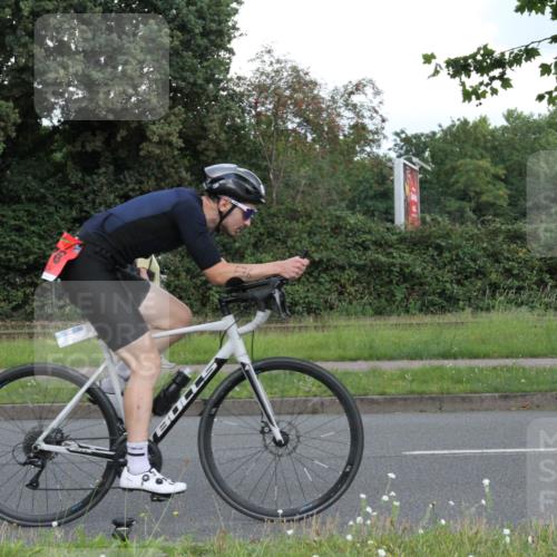 10.08.2025 - GEWOBA Citytriathlon Bremen Yannick Fuchs http://msf.ph/oto/8567038 10.08.2025 12:28:01 Radfahren 593, 651, 669, 674, 676, 697, 712, 713, 716, 748, 800, 819, 885, 907, 963 meine-sportfotos.de