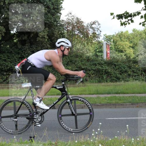 10.08.2025 - GEWOBA Citytriathlon Bremen Yannick Fuchs http://msf.ph/oto/8567155 10.08.2025 12:29:39 Radfahren 645, 687, 751, 771, 922, 927, 942 meine-sportfotos.de
