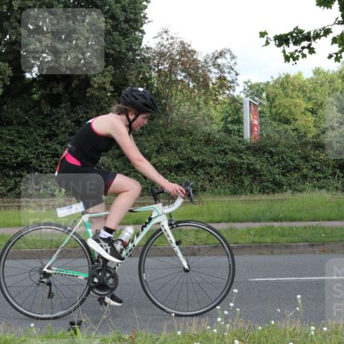 10.08.2025 - GEWOBA Citytriathlon Bremen Yannick Fuchs http://msf.ph/oto/8567156 10.08.2025 12:29:42 Radfahren 645, 687, 688, 699, 751, 771, 922, 927, 942 meine-sportfotos.de