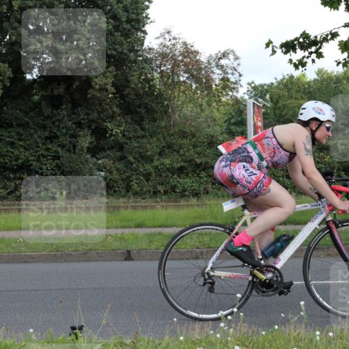10.08.2025 - GEWOBA Citytriathlon Bremen Yannick Fuchs http://msf.ph/oto/8567161 10.08.2025 12:29:53 Radfahren 640, 675, 688, 699, 717, 751, 769, 875, 942, 960 meine-sportfotos.de